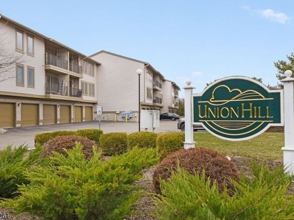 66 Sam Bonnell Dr, Union, NJ 08809