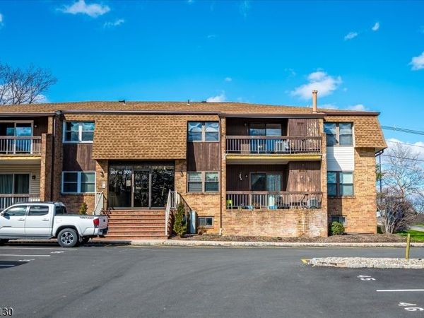 305 Sharon Garden Ct, Woodbridge, NJ 07095