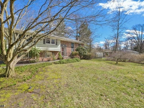 67 Sun Valley Way, Morris Plains, NJ 07950