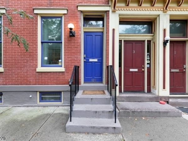 109 Centre St, Trenton, NJ 08611