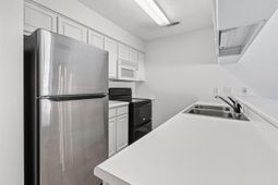 659 Woodmoor Circle photo 4