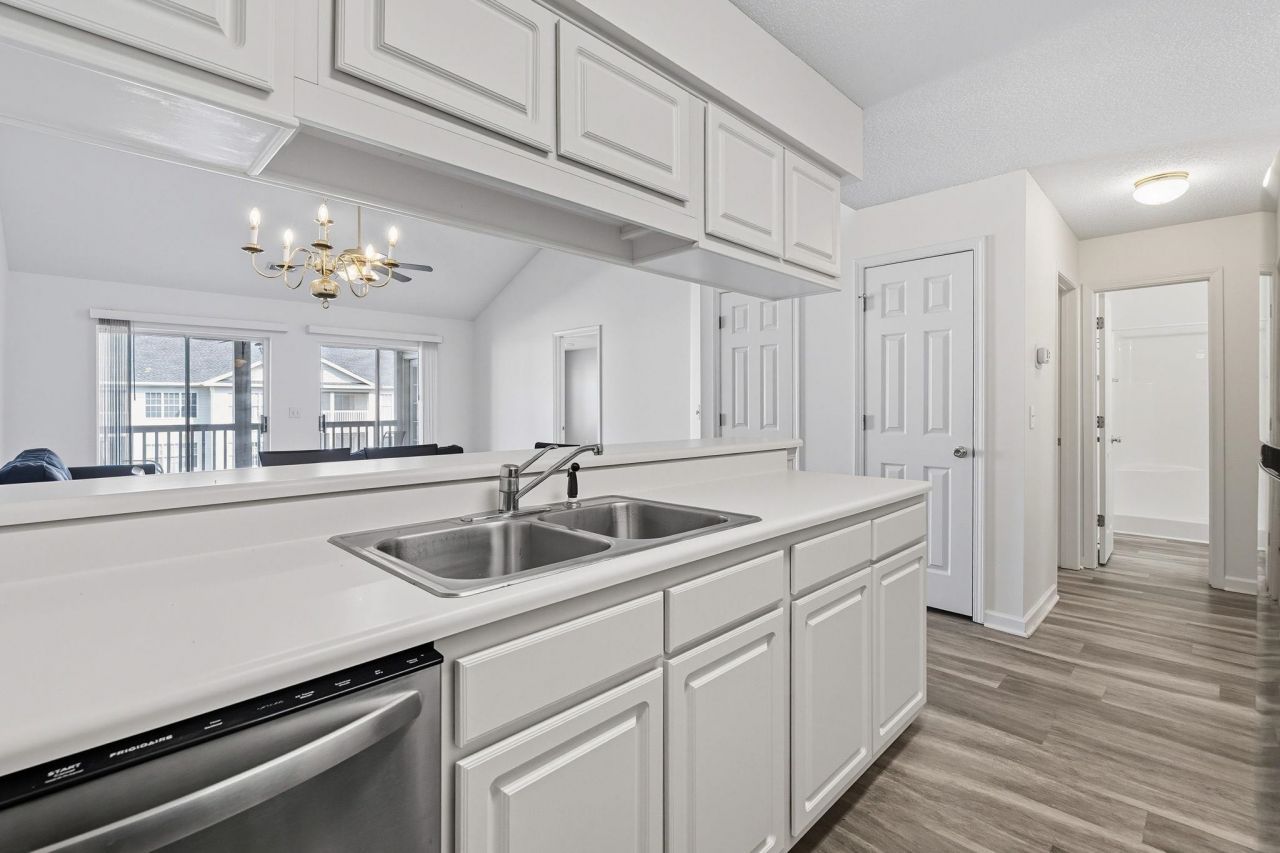 659 Woodmoor Circle Photo 6