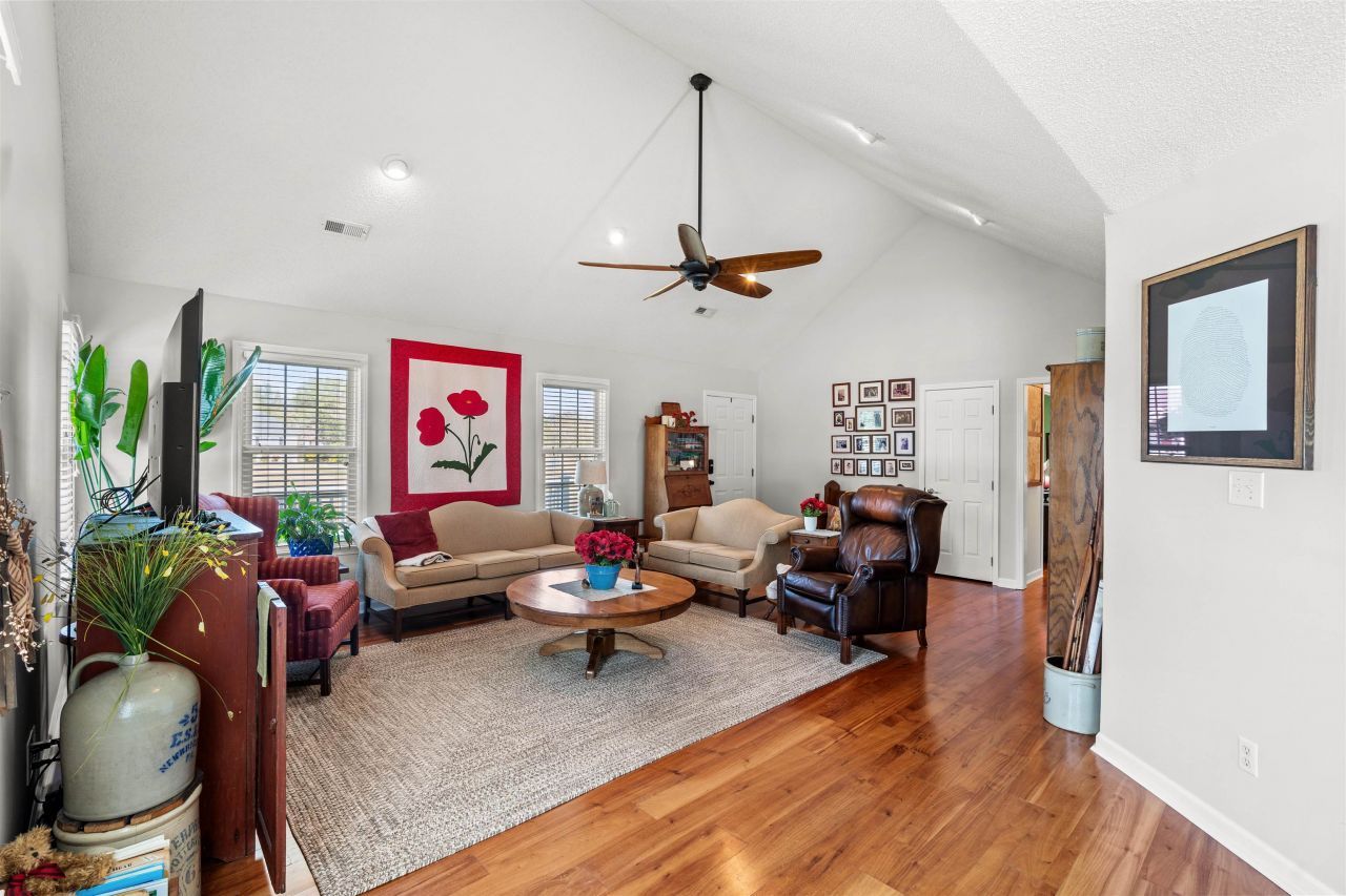 2109 Hidden Oak Dr. Photo 4