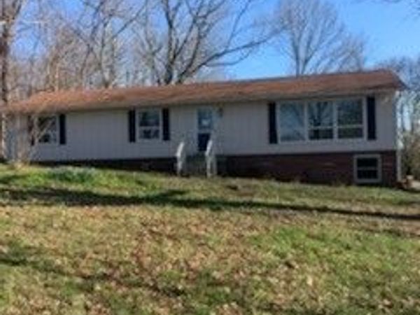 864 Tom Osborne Rd , Columbia, TN 38401