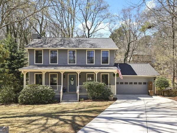 9950 Lake Forest Way, Roswell, GA 30076