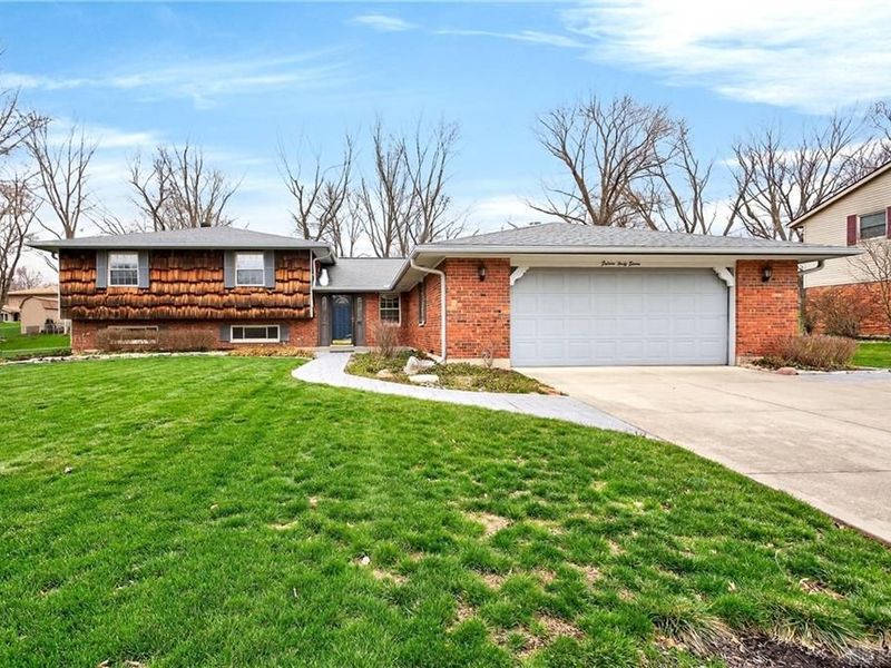 1547 Ambridge Road, Centerville, OH 45459 Photo 1