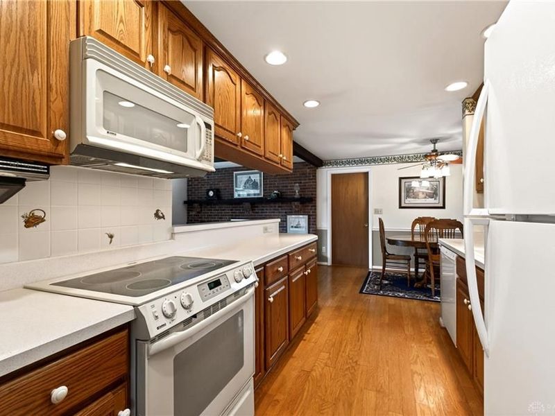 1547 Ambridge Road, Centerville, OH 45459 Photo 12