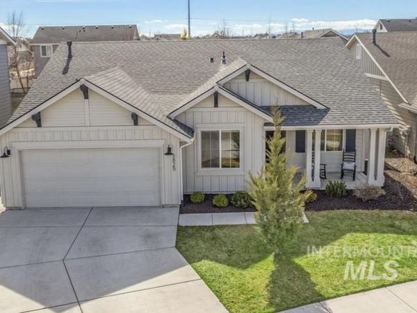 5825 W Daphne Dr, Meridian, ID 83646