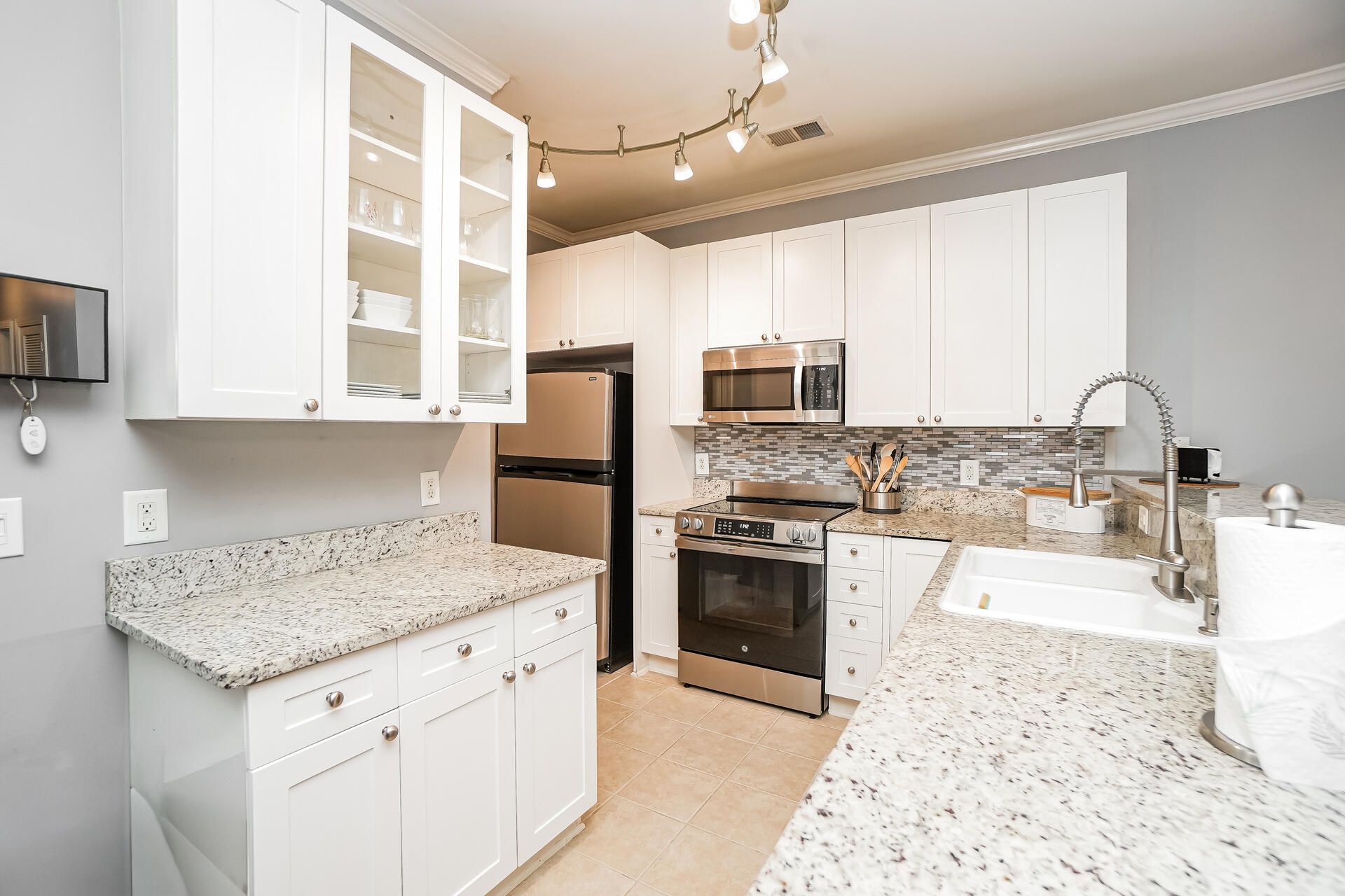 1202 Grove Park Drive Photo 8
