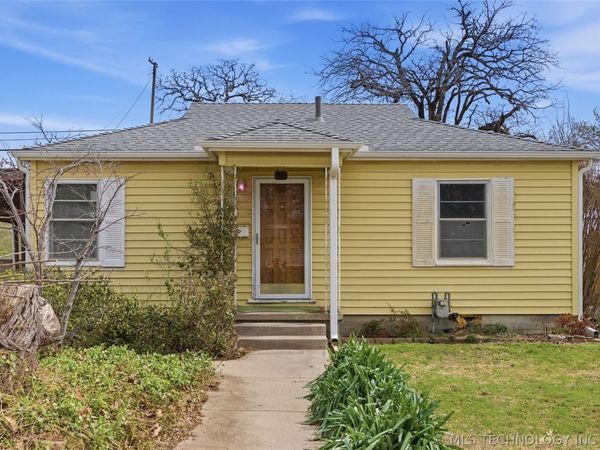 911 N Roosevelt Avenue , Sand Springs, OK 74063