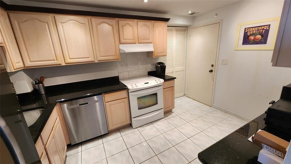 405 N Ocean Boulevard, Unit 1507, Pompano Beach, FL 33062 Photo