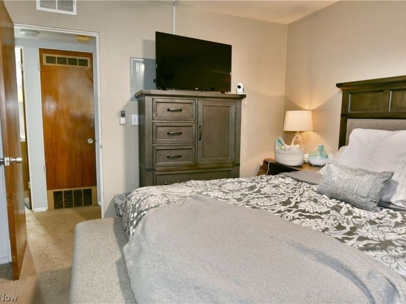 3040 N River Road NE, Unit H20, Warren, OH 44483 Photo 14