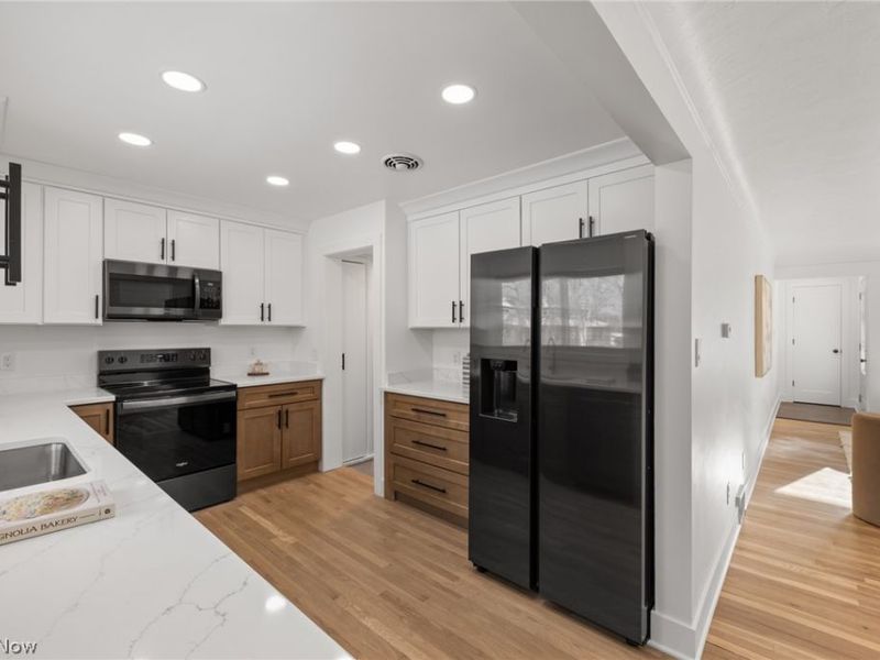 6486 Charles Road, North Olmsted, OH 44070 Photo 11