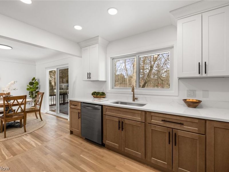 6486 Charles Road, North Olmsted, OH 44070 Photo 13