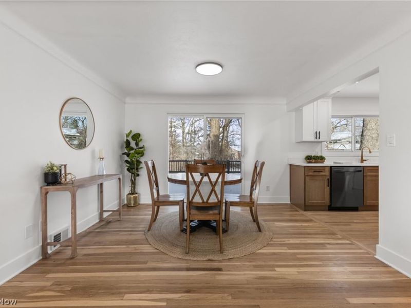 6486 Charles Road, North Olmsted, OH 44070 Photo 8