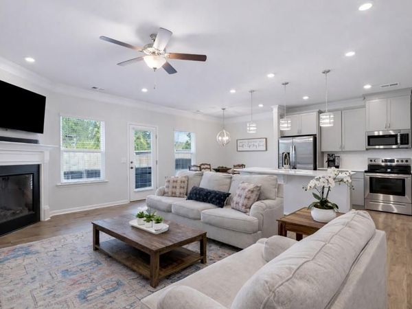 340 Crider Court , Woodstock, GA 30188