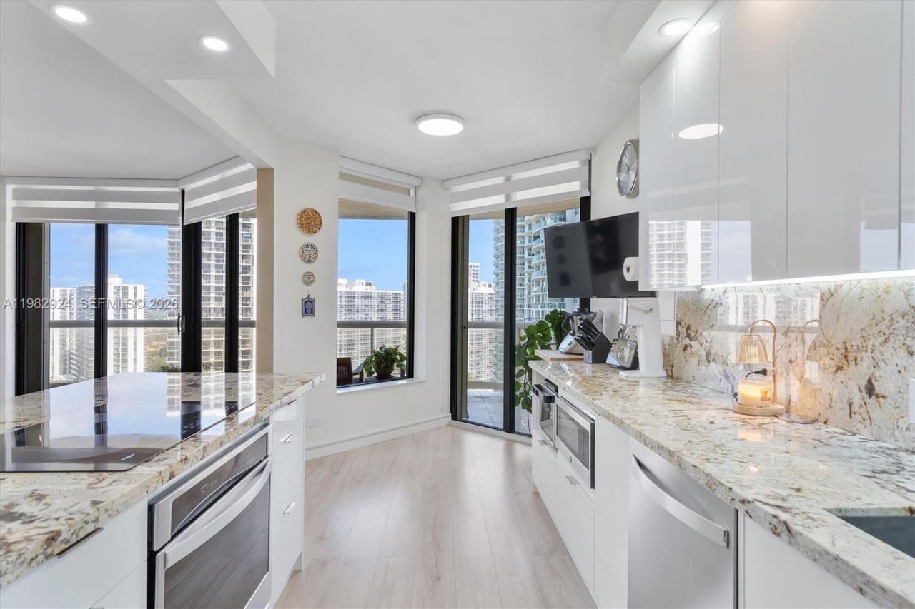 20191 E Country Club Dr , Unit 1903, Aventura, FL 33180 Photo