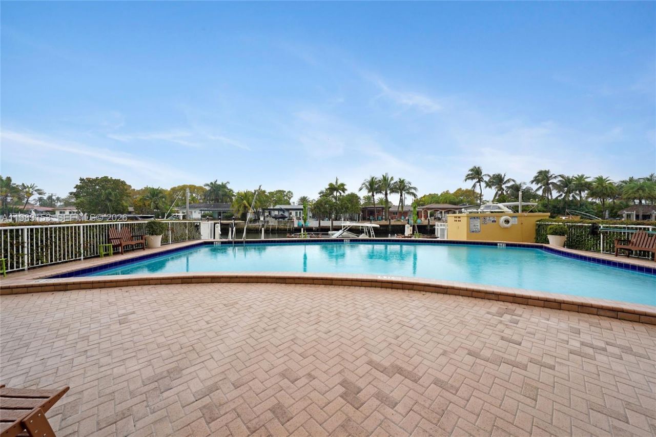 2000 NE 135th St, Unit 1010, North Miami, FL 33181 Photo