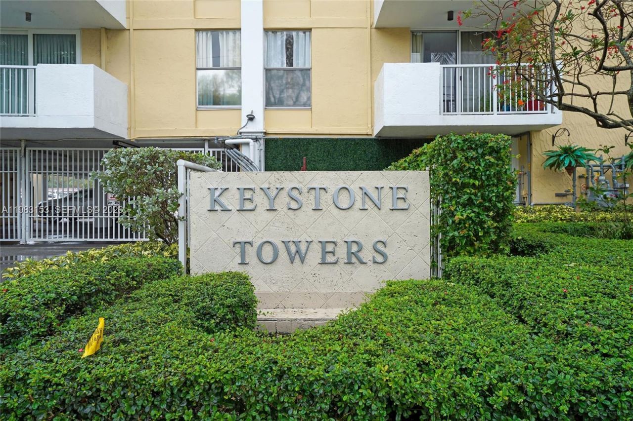 2000 NE 135th St, Unit 1010, North Miami, FL 33181 Photo