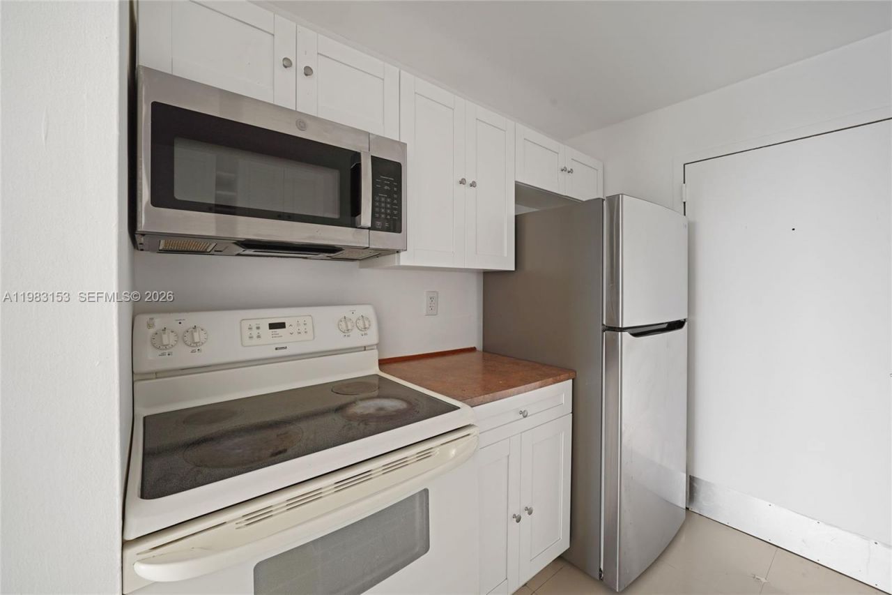 2000 NE 135th St, Unit 1010, North Miami, FL 33181 Photo