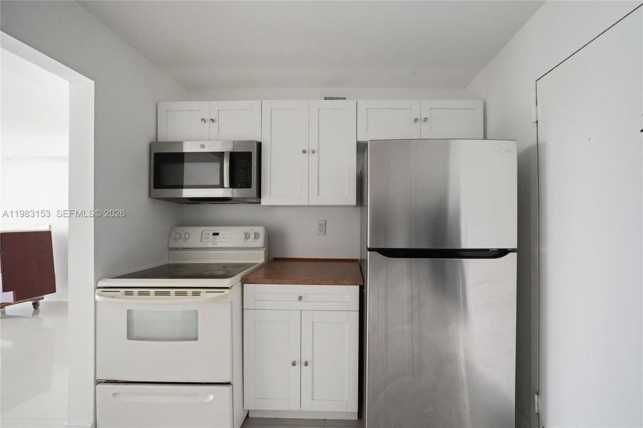 2000 NE 135th St, Unit 1010, North Miami, FL 33181 Photo