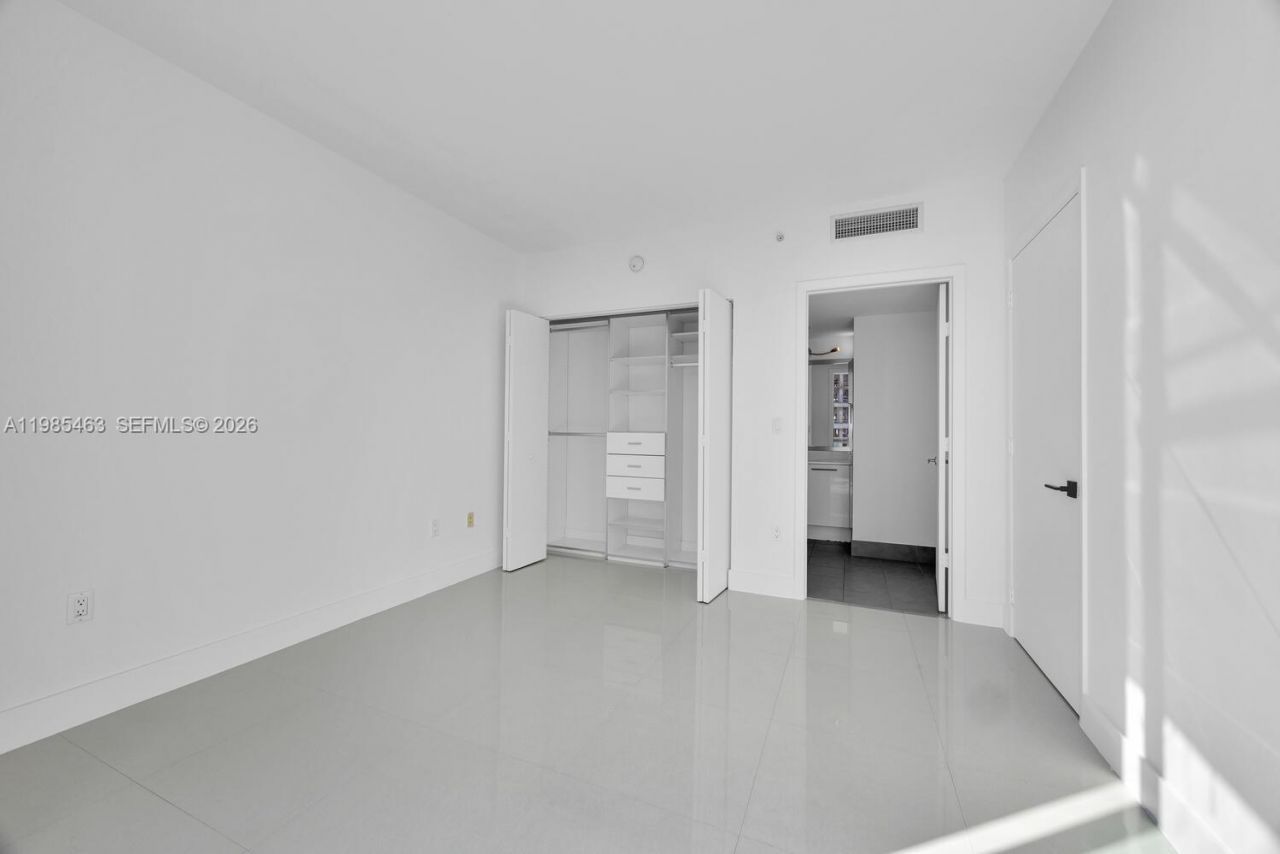 92 SW 3rd St , Unit 3904, Miami, FL 33130 Photo