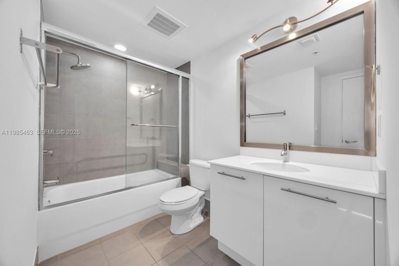 92 SW 3rd St , Unit 3904, Miami, FL 33130 Photo