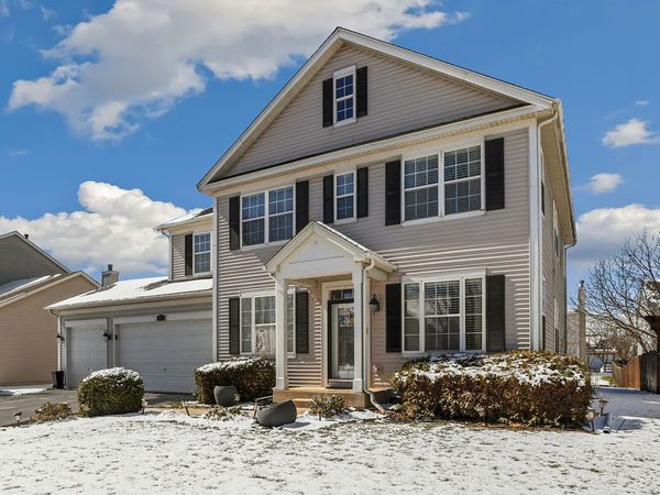 749 Lenox Avenue , Bolingbrook, IL 60490