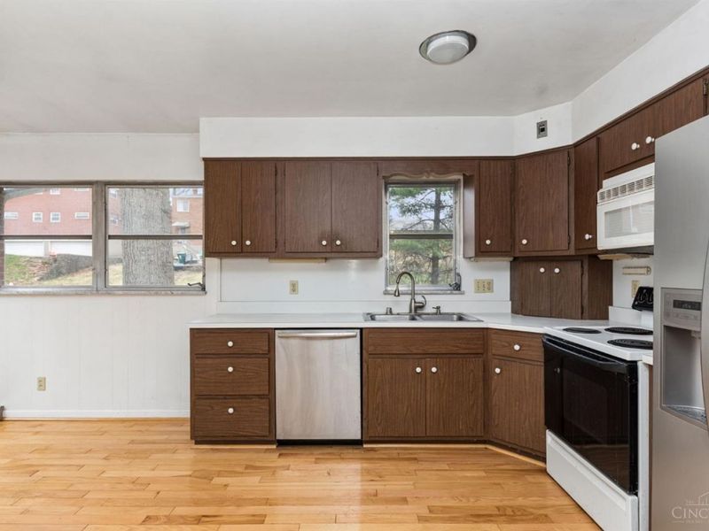 2951 Blue Haven Terrace, Cincinnati, OH 45238 Photo 12