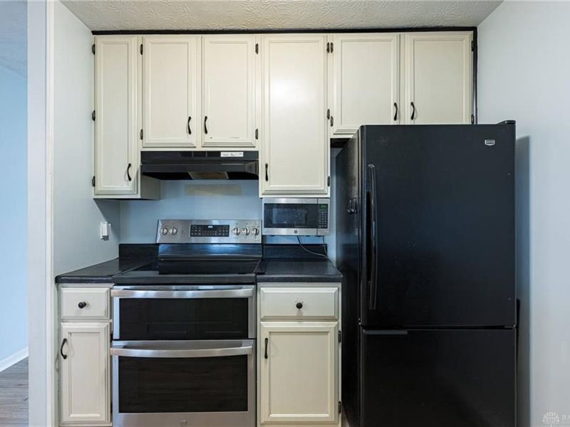 310 Evergreen Drive, Springboro, OH 45066 Photo 6