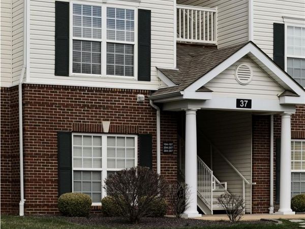 37 Kassebaum Lane, Unit 207, St Louis, MO 63129