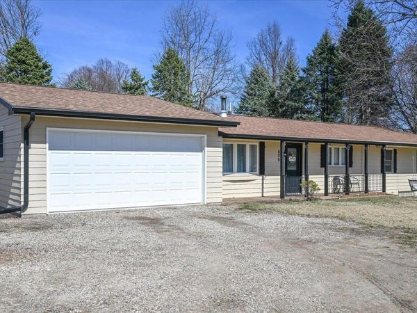 406 W Jack Frost Street, Avoca, IA 51521