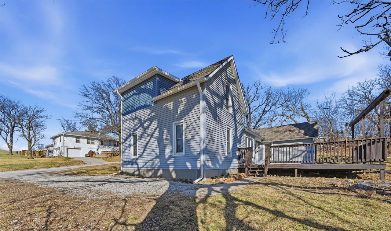 211 Mulberry Street, Oakland, IA 51560 Main Photo