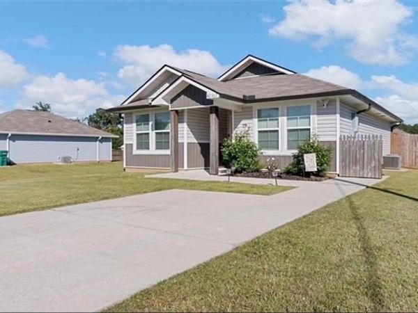 42302 ANDREA Lane, Ponchatoula, LA 70454