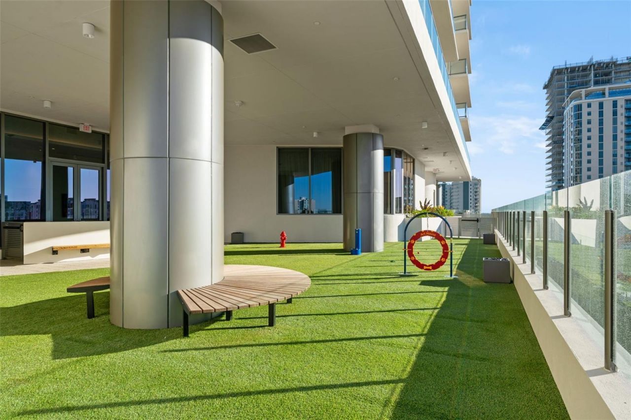 275 1st Avenue S, Unit 2702, Saint Petersburg, FL 33701 Photo