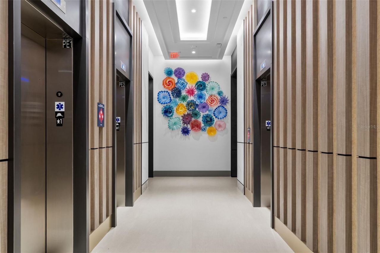 275 1st Avenue S, Unit 2702, Saint Petersburg, FL 33701 Photo