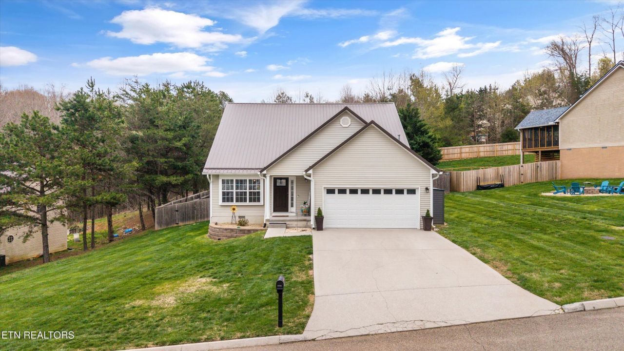 408 Dogwood Glen Lane, Powell, TN 37849 Main Photo