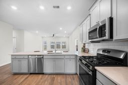 111 Haverhill Street photo 4