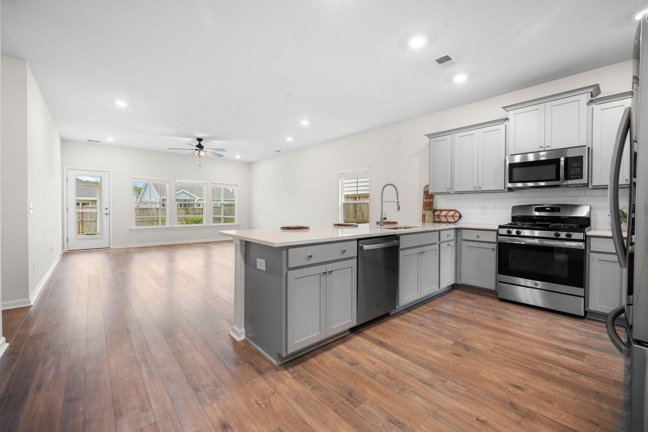 111 Haverhill Street Photo 4