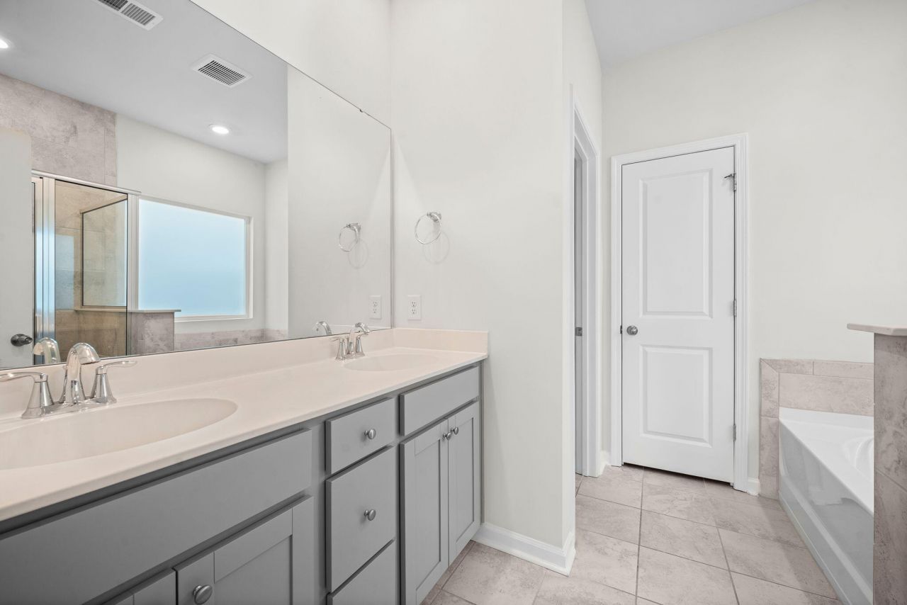 111 Haverhill Street Photo 8