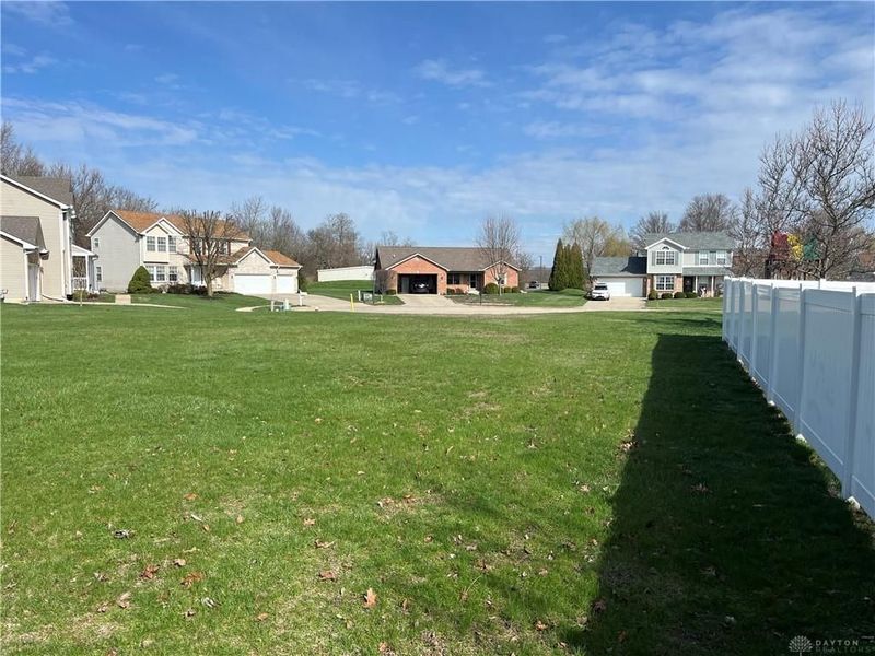 1204 Sizemore Court, New Lebanon, OH 45345 Photo 11