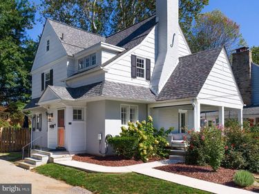 11 SHIRLEY ROAD , NARBERTH, PA 19072