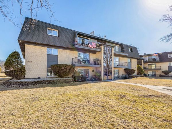 11116 S 84 Avenue , Unit 2B, Palos Hills, IL 60465