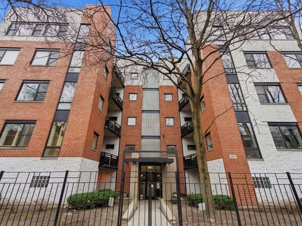 2307 W Wolfram Street, Unit 312, Chicago, IL 60618