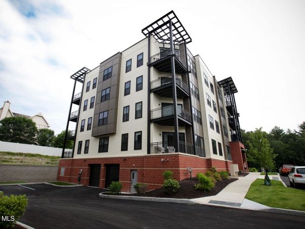 21 Whistler Court, Unit 306, Saratoga Springs, NY 12866