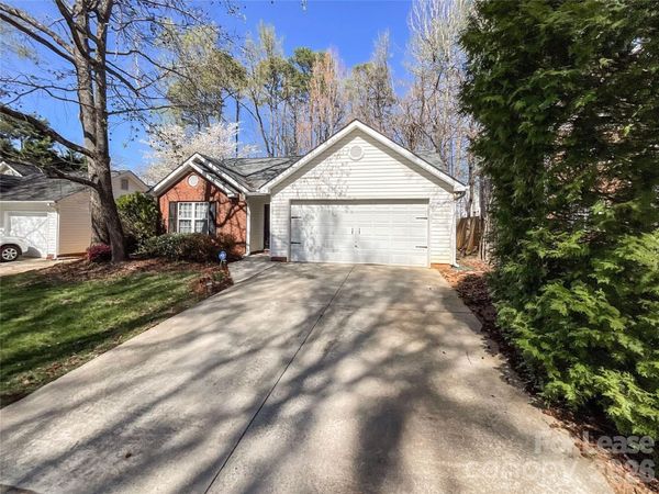 7305 Rosehall Drive , Charlotte, NC 28227