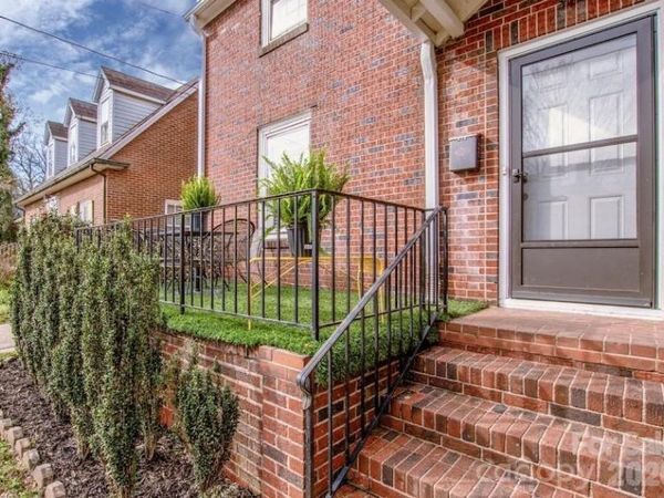 416 S Race Street, Statesville, NC 28677