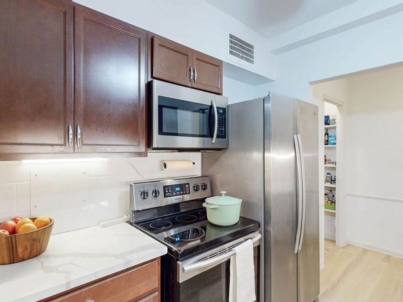 13800 Fairhill Road , Unit 203, Shaker Heights, OH 44120 Photo 10