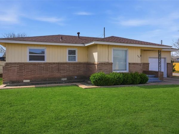 520 W Martha Street, Altus, OK 73521