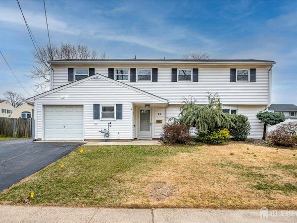 22 Price Drive, Edison, NJ 08817